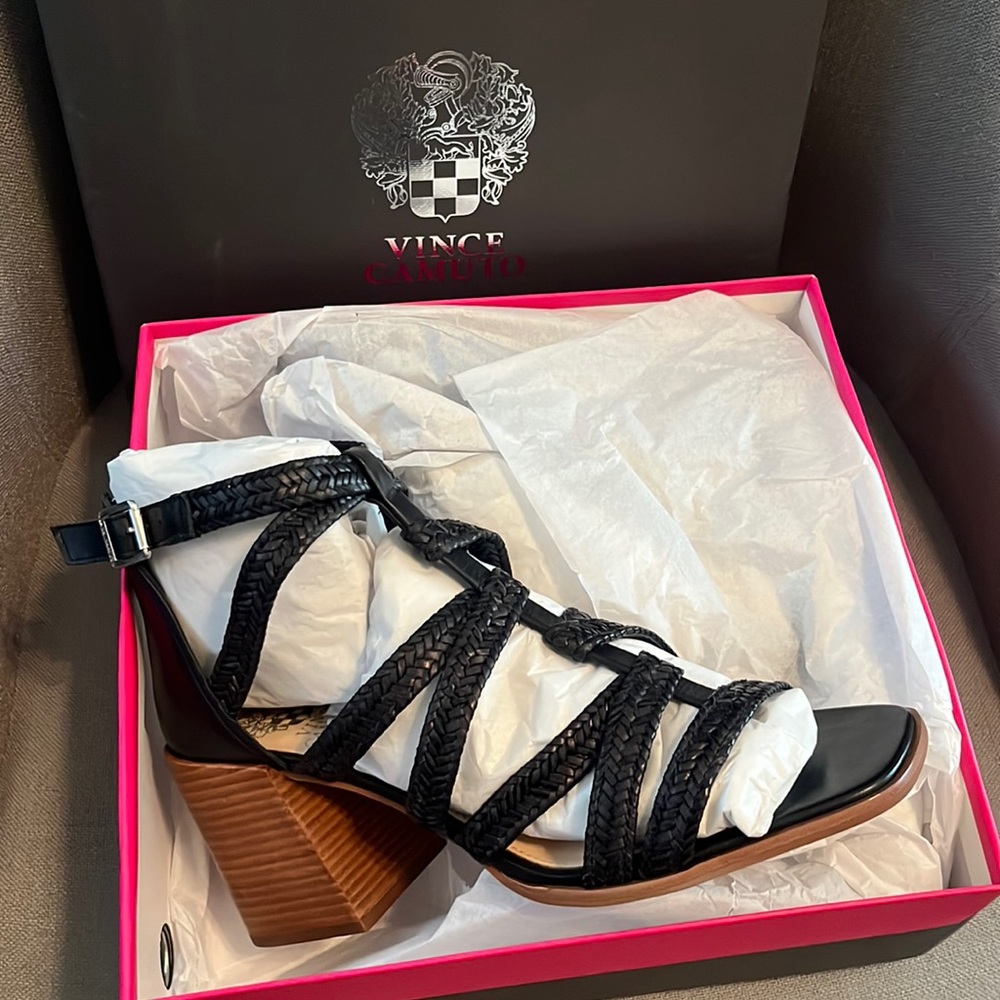 Vince Camuto sandal size 10M Brand new!